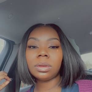 Meet your Posher, Lashae